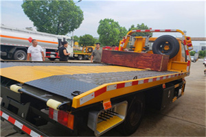 江北附近拖车电话号码服务